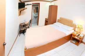 Гостиница Elegant Circle Inn  Себу